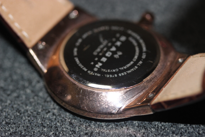 【電池交換】腕時計の裏蓋の開け方　はめこみタイプ