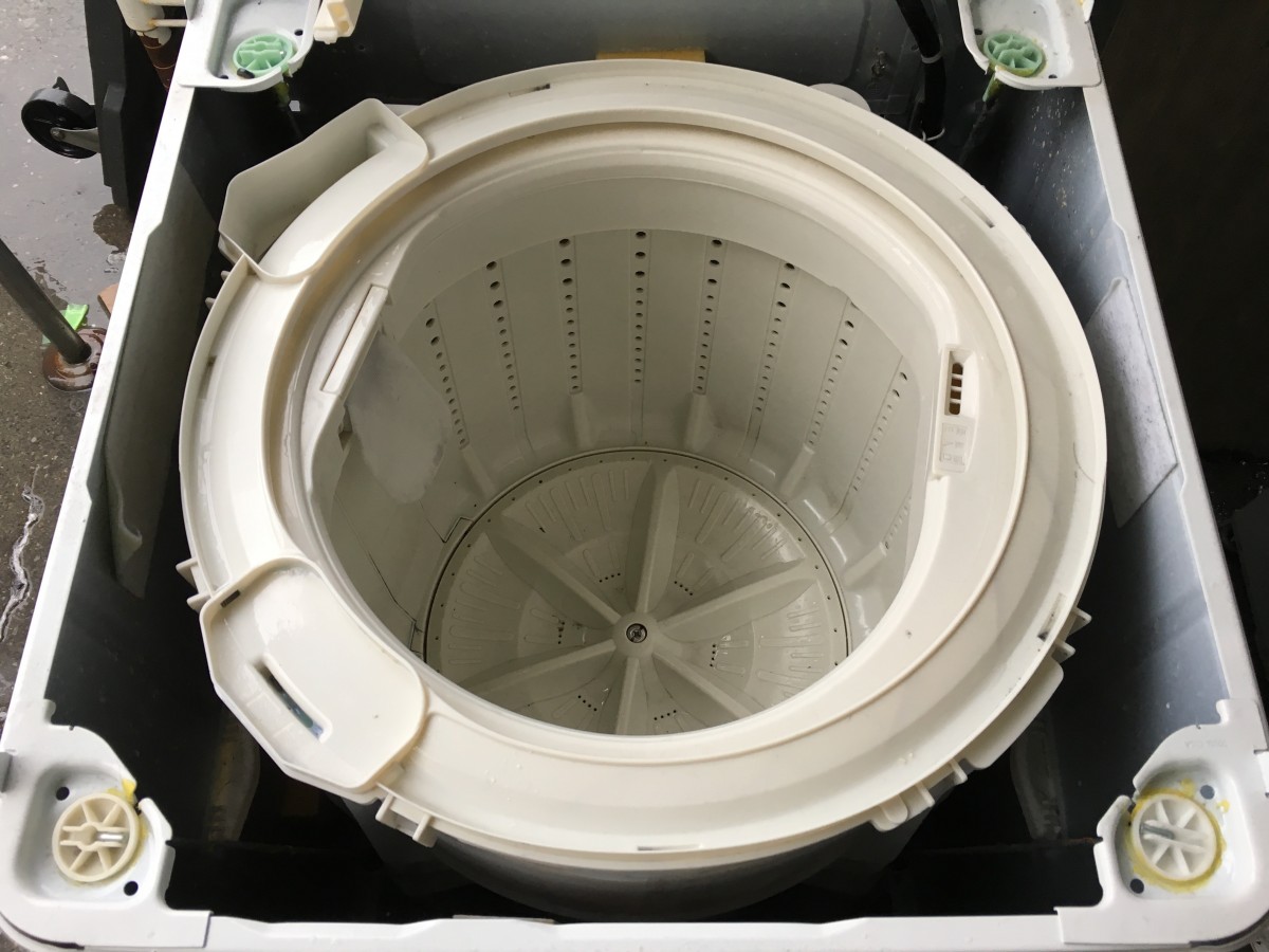 パナソニック洗濯機「NA-F45B3」ギヤプーラーを使っての洗濯槽取り外しと清掃方法