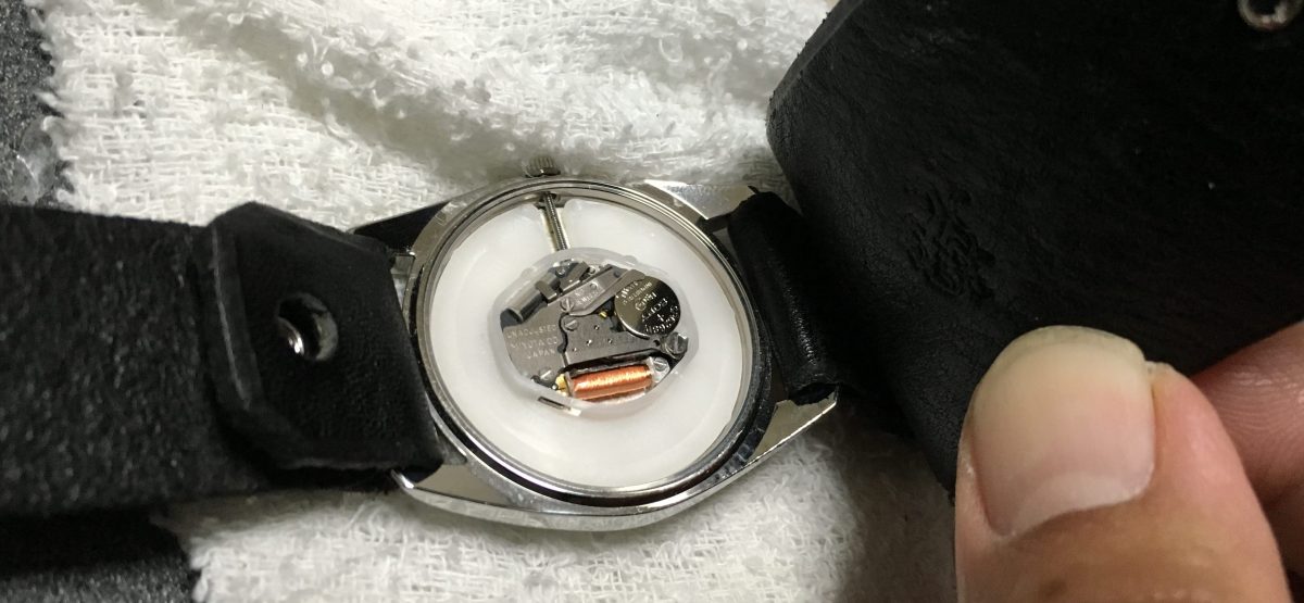 レッドモンキー（redmonkey）腕時計 電池の交換方法 ブラピ使用のメキシカンモデル　