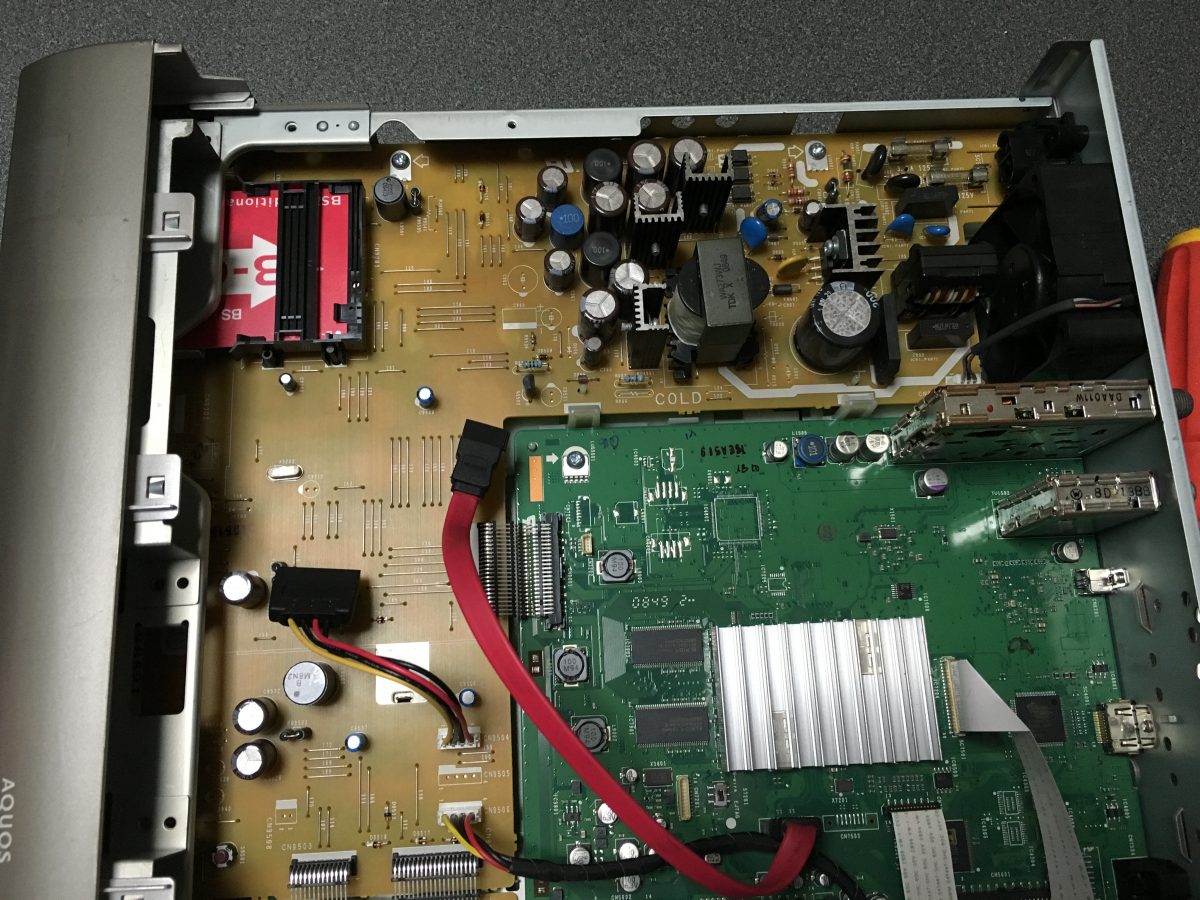 シャープ AQUOS DVDレコーダー DV-AC82 修理（ ドライブ、ハードディスク交換方法)