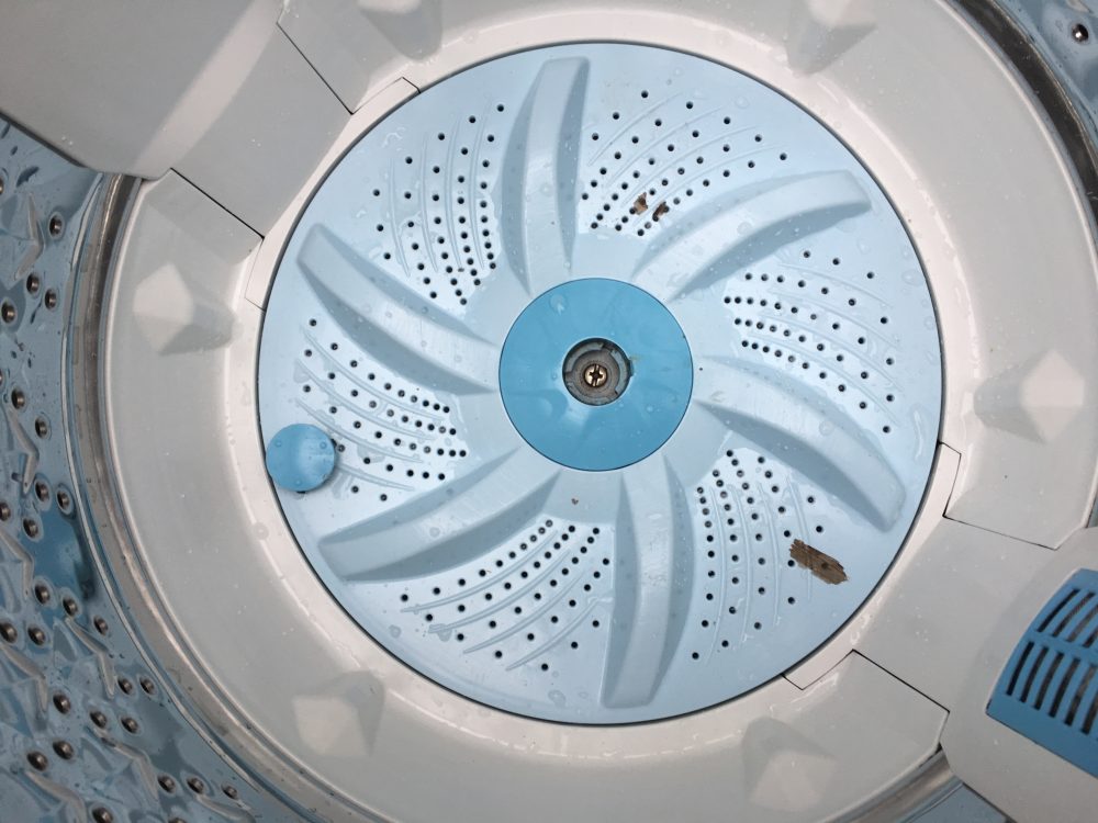 東芝6kg洗濯機　AW-60GLの分解と、洗濯槽の掃除の方法