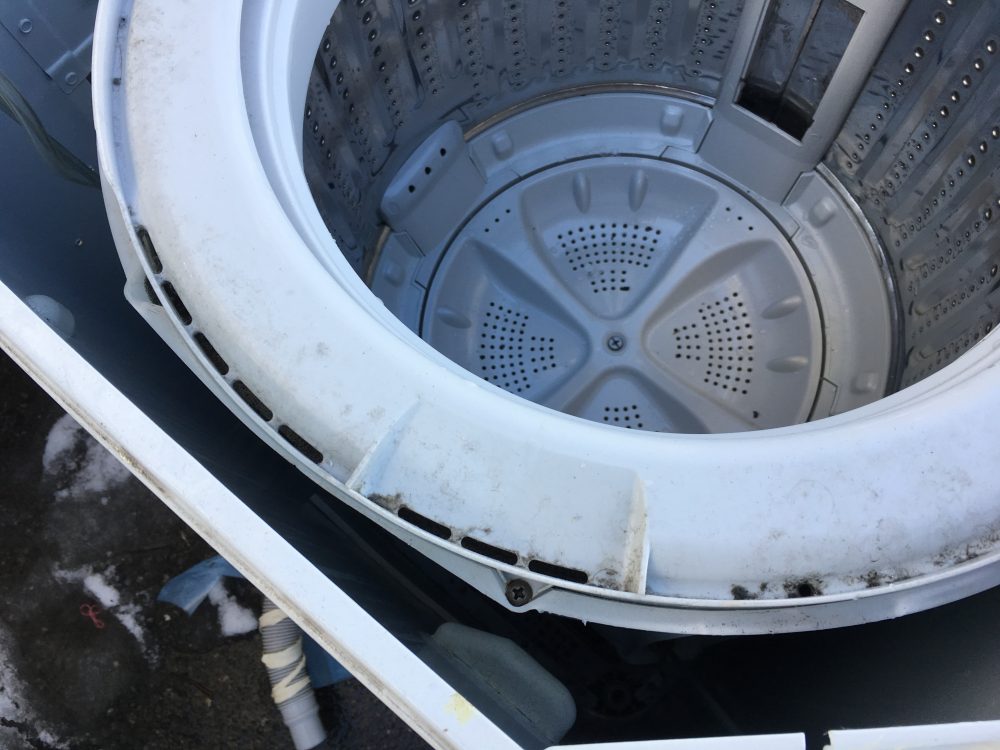 ハイアール6kg洗濯機「JW-K60F」の分解と掃除 洗濯槽の取り外し方法