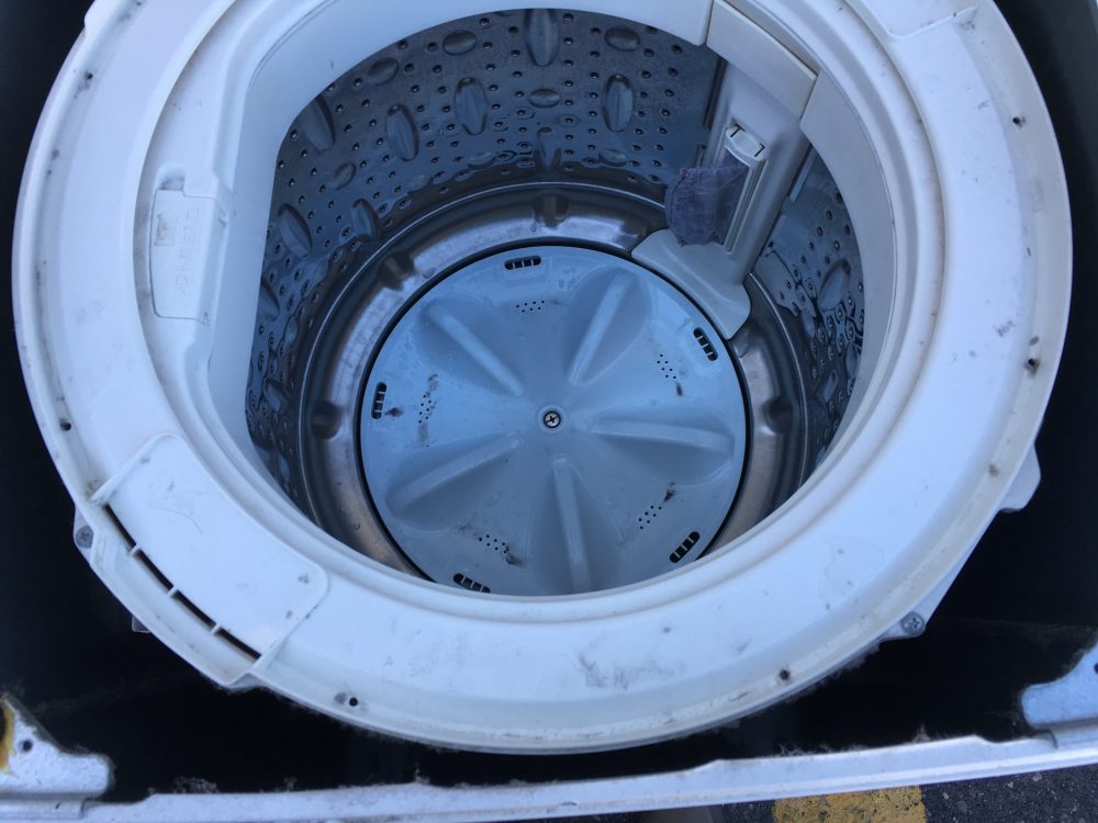 自宅でも出来る！サンヨー5kg洗濯機(ASW-EG50B)の分解と洗濯槽の裏側の掃除