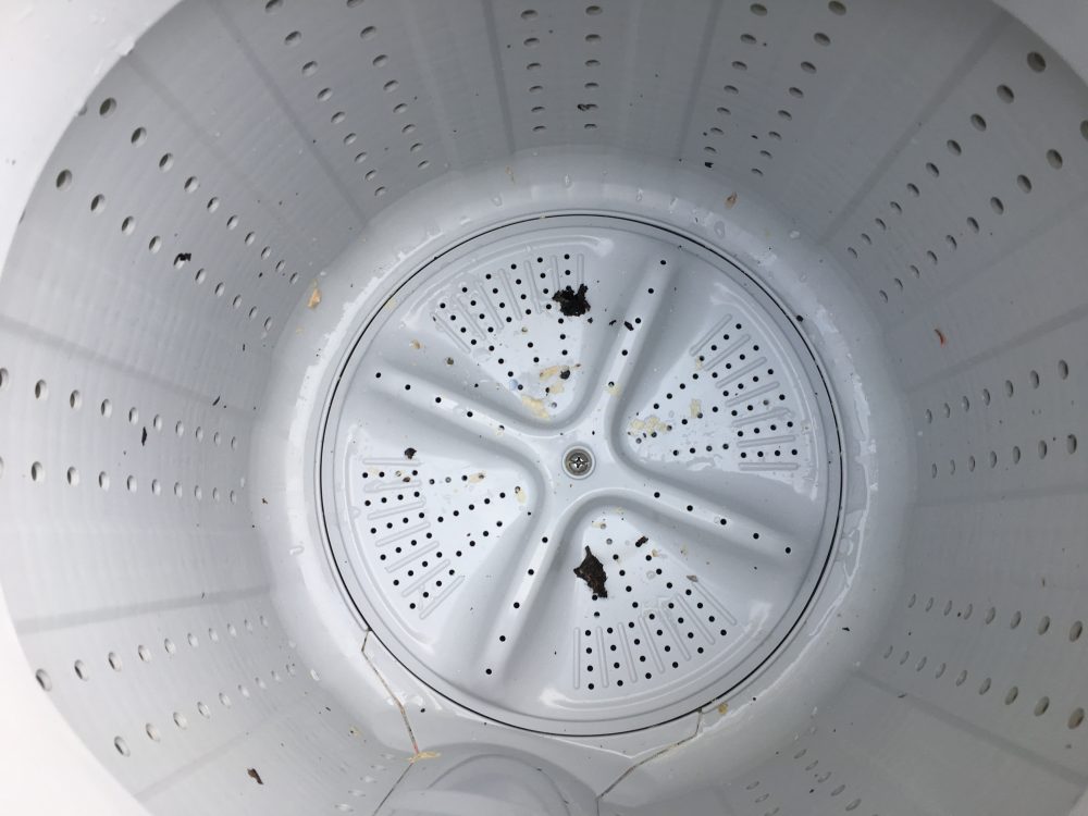 シャープ4.5kg洗濯機（ES-FG45H）の分解と洗濯槽の掃除【漂白剤でカビを溶かす方法もあり】