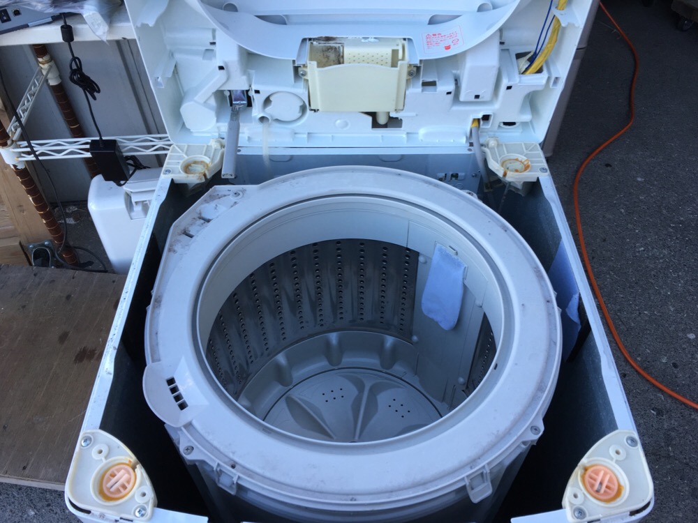 三菱5.5kg洗濯機（MAW-55Y）分解と洗濯槽の掃除のやり方