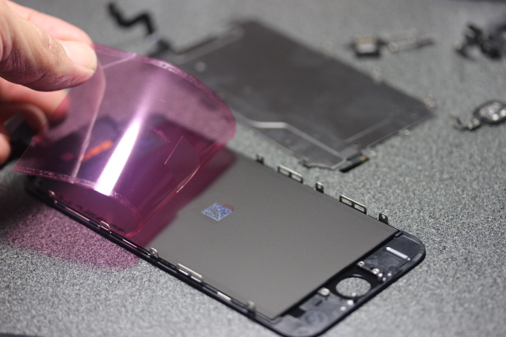 【iphone6 分解 修理】割れた液晶パネルの交換
