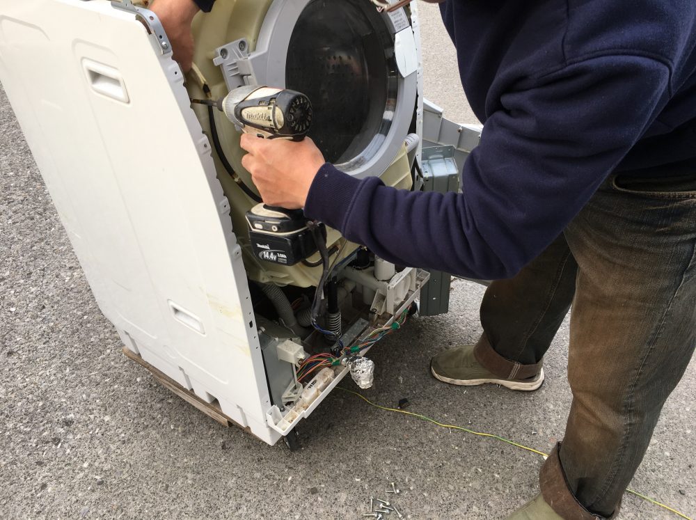 シャープ ドラム洗濯機(ES-HG92G)の分解と洗濯槽のカビ掃除に挑戦