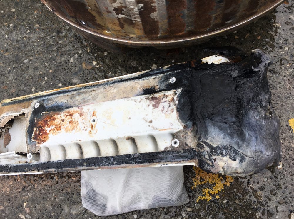 【洗濯機の分解・掃除】洗濯槽が臭いと思ったら、ヘドロが原因だった!ES-FG60H