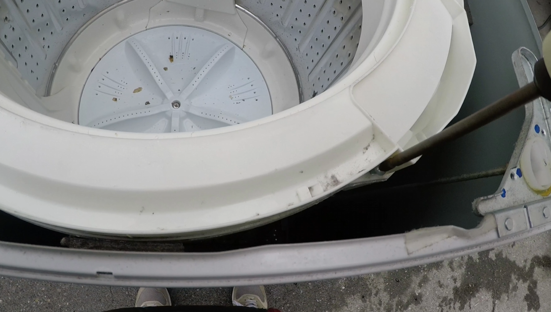 アクア7.0kg縦型洗濯機（ AQW-KS60 ）の分解、洗濯槽の取り外しと掃除