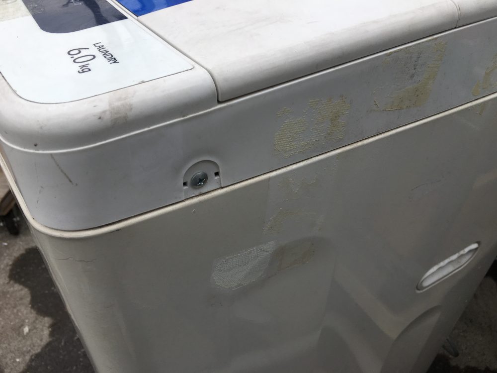 アクア6kg縦型洗濯機（AQW-S60B）の分解と洗濯槽の掃除